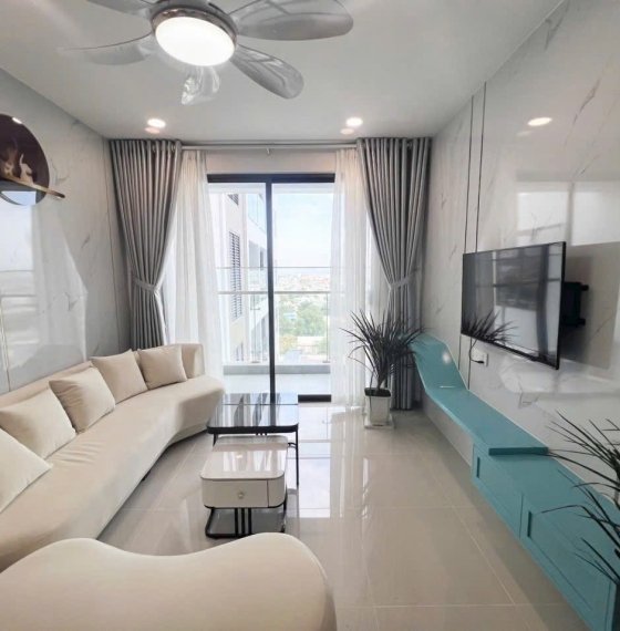 Bán căn chung cư cao cấp mới tinh Centre Point gần biển bao gồm nội thất cao cấp. 