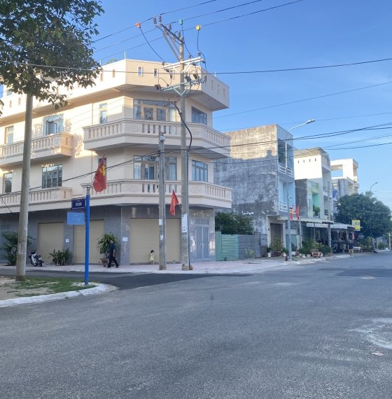 Cho Thuê mặt bằng góc 2 mặt tiền đường Võ chí Công 