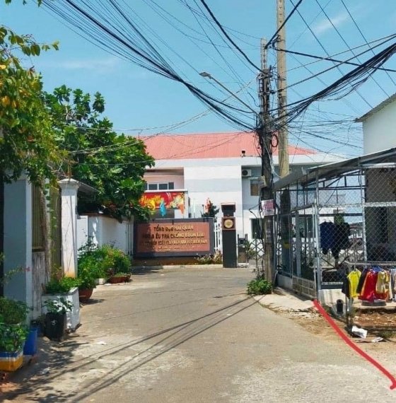 căn nhà C4 có gác , hẻm xe hơi gần chung cư Nguyễn hữu Cảnh- phường Thắng Nhất tp Vũng Tàu