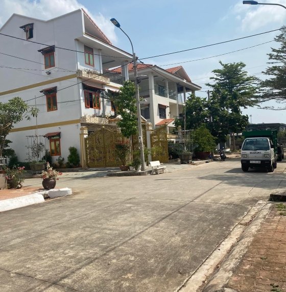 Chính chủ gửi bán căn biệt thự 2 mặt tiền song lập đường Hùng Vương , tp Bà Rịa.
