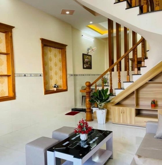 BÁN NHÀ 1 TRỆT 2 LẦU ĐẸP MỚI 100 % ĐƯỜNG NAM KỲ KHỞI NGHĨA P3.TT TP. VŨNG TÀU