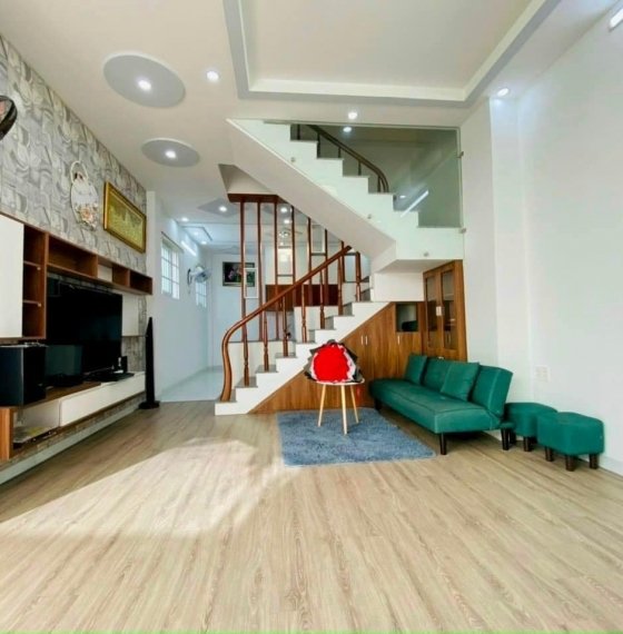 BÁN NHÀ ĐẸP TẠI ĐƯỜNG LÊ LỢI
