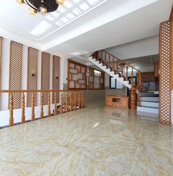 Bán Nhà vừa hoàn thiện, do việc gia đình P7 TPVT