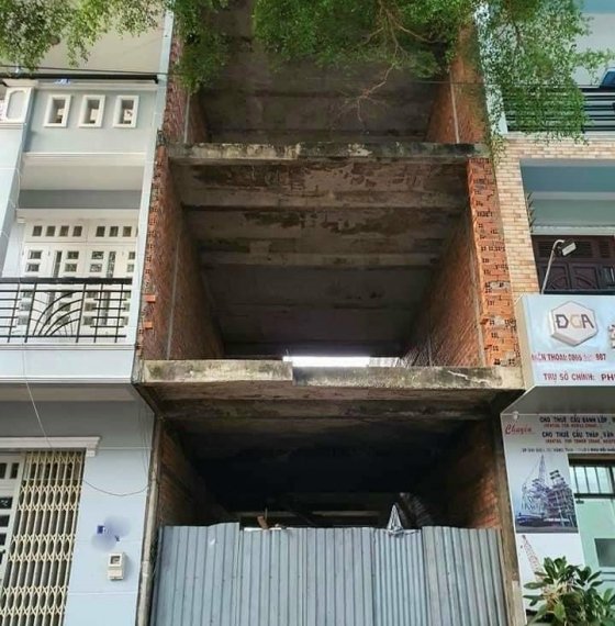 Bán gấp nhà xây thô 1 trệt 2 lầu, tại đồi 2 (gần chung cư An Bình) và khu biệt thự Bình Giã, P10,TP
