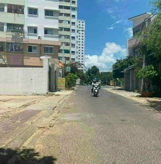 Cần bán đất mặt tiền kinh doanh buôn bán sầm uất đường Nguyễn hữu Cảnh. P thắng nhất tp Vũng tàu