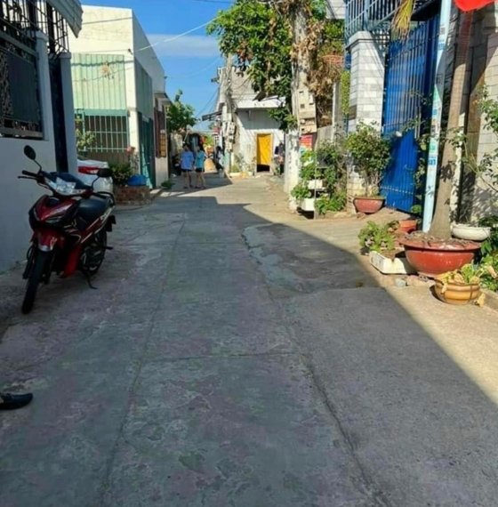 Bán nhà cấp 4 khu bãi tắm Chí Linh đường Nguyễn Hữu Cảnh p10 Tp Vũng Tàu.