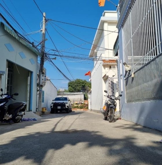 Cần bán căn nhà c4 hẻm 870 P11 TPVT