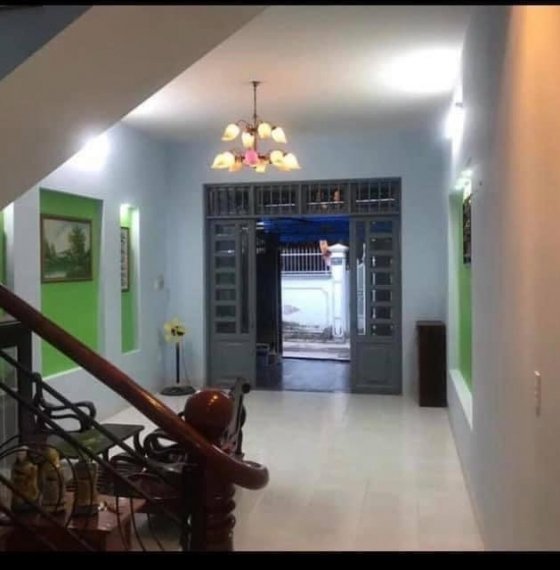 Cần tiền bán gấp căn nhà 1 trệt 2 lầu Tọa lạc tại hẻm 136 Hàn Thuyên, Phường 10 VT