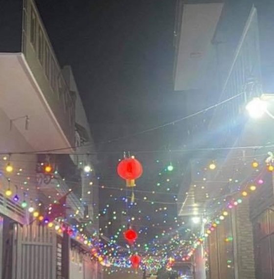 Chủ cần tiền gửi Bán Lô đất đẹp hẻm xe hơi đường Bến Nôm và Hàn Thuyên, trung tâm phường Rạch Dừa .