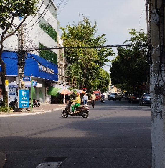 Bán nhà 1 trệt 1 lầu hẻm Nam Kỳ Khởi Nghĩa , vị trí trung tâm gần chợ ,bến xe, ngân hàng siêu thị ,